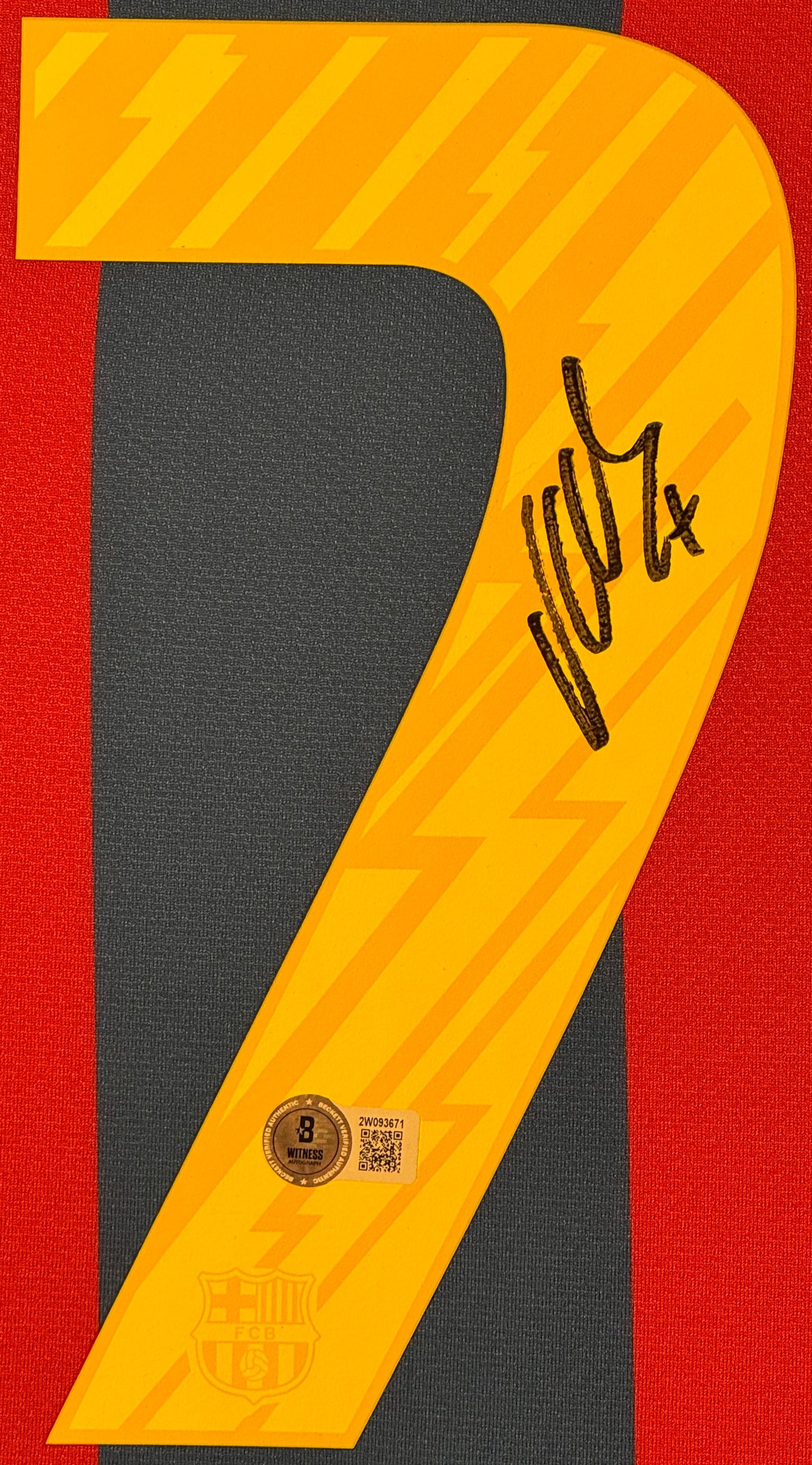David Villa Signed FC Barcelona Nike Jersey Framed Beckett COA - Close up of Number