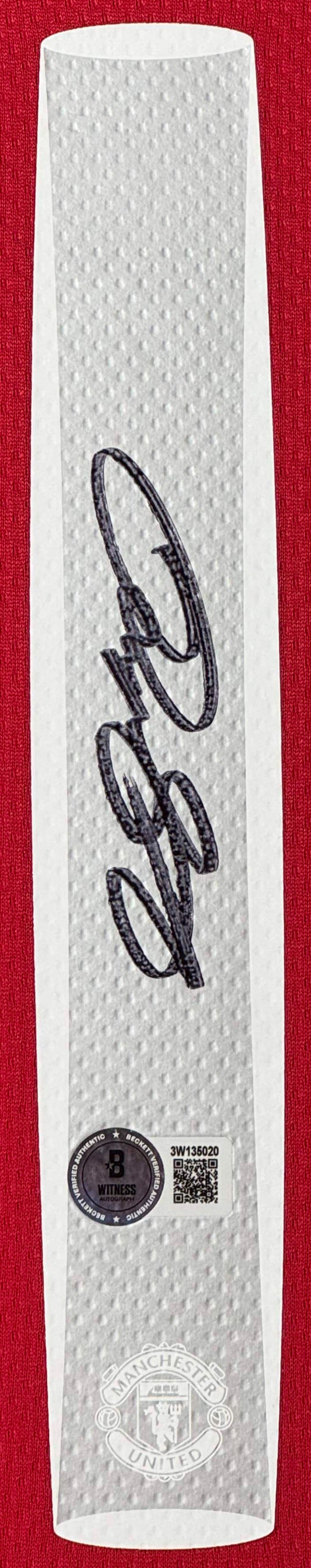 Ryan Giggs Signed Manchester United Nike Jersey Framed Beckett COA - Close up of Number