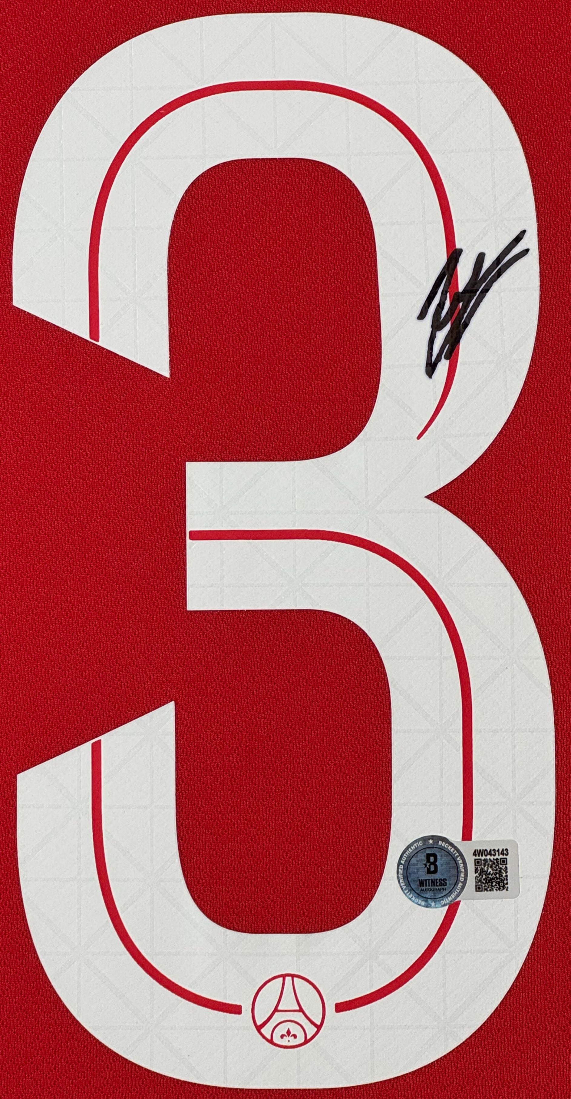 Warren Zaire-Emery Signed PSG Nike Jersey Framed Beckett COA - Close up of Number