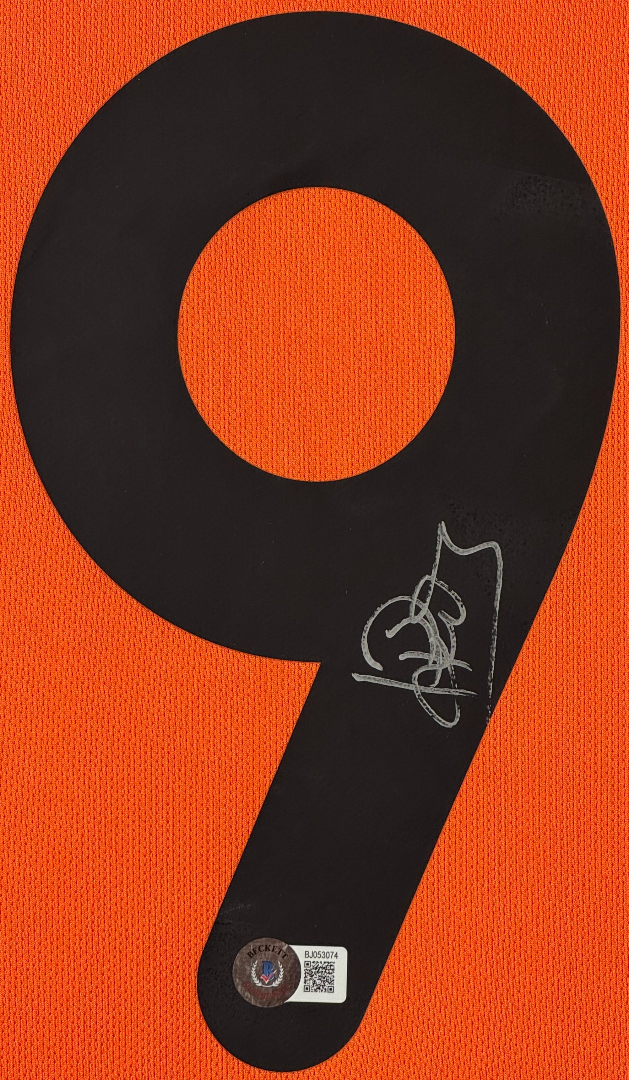 Patrick Kluivert Signed Netherlands Jersey Framed Beckett COA - Close up of Number