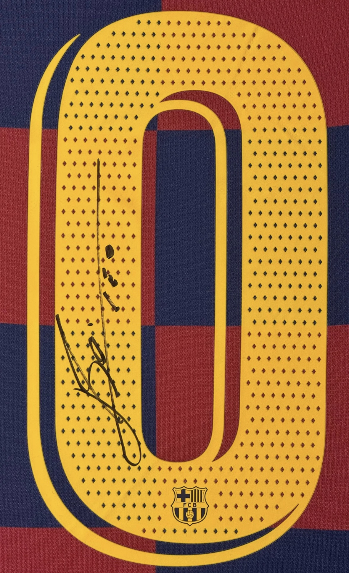Lionel Messi Signed FC Barcelona Nike Jersey Framed Beckett LOA & COA - Close up of Number