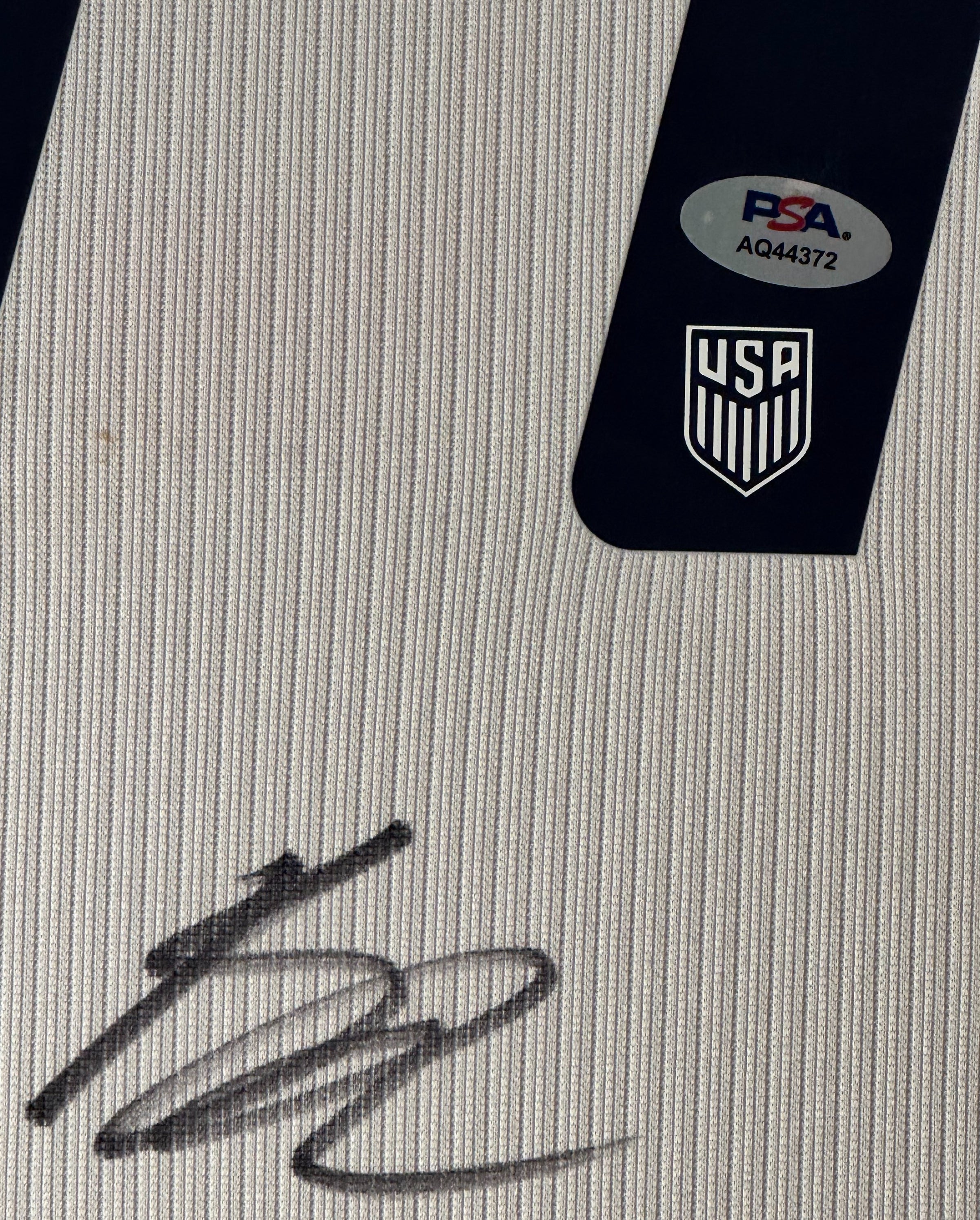 Brendan Aaronson Signed United States of America Nike Jersey Framed PSA COA - Close up of Number