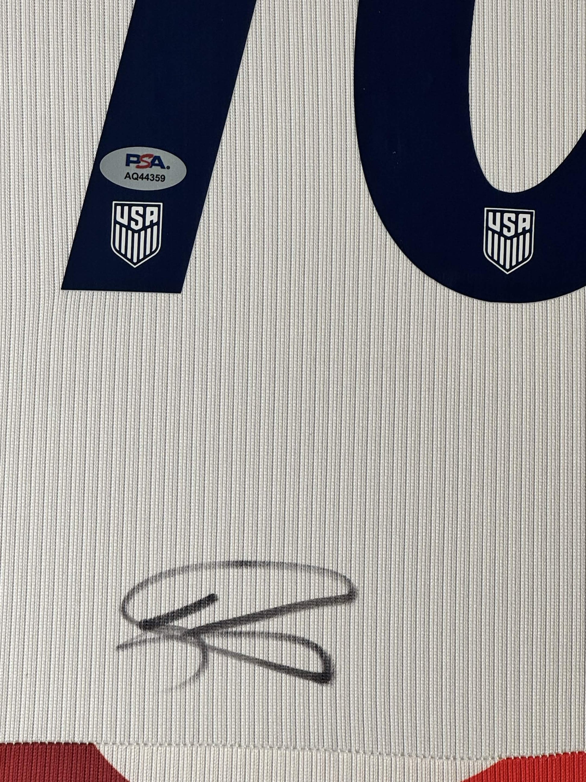 Christian Pulisic Signed United States of America Nike Jersey Framed PSA COA