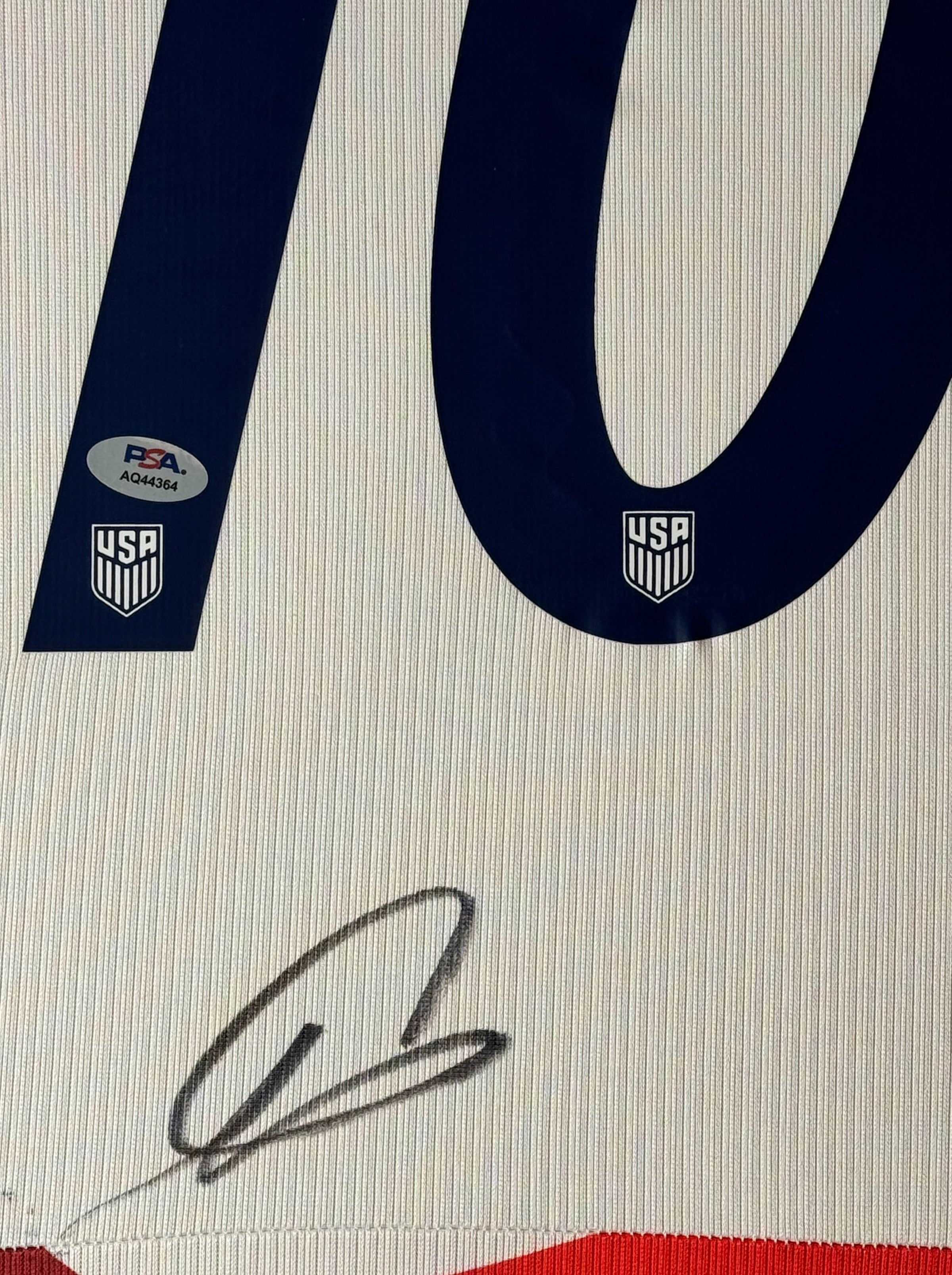 Christian Pulisic Signed United States of America Nike Jersey Framed PSA COA - Close up of Number