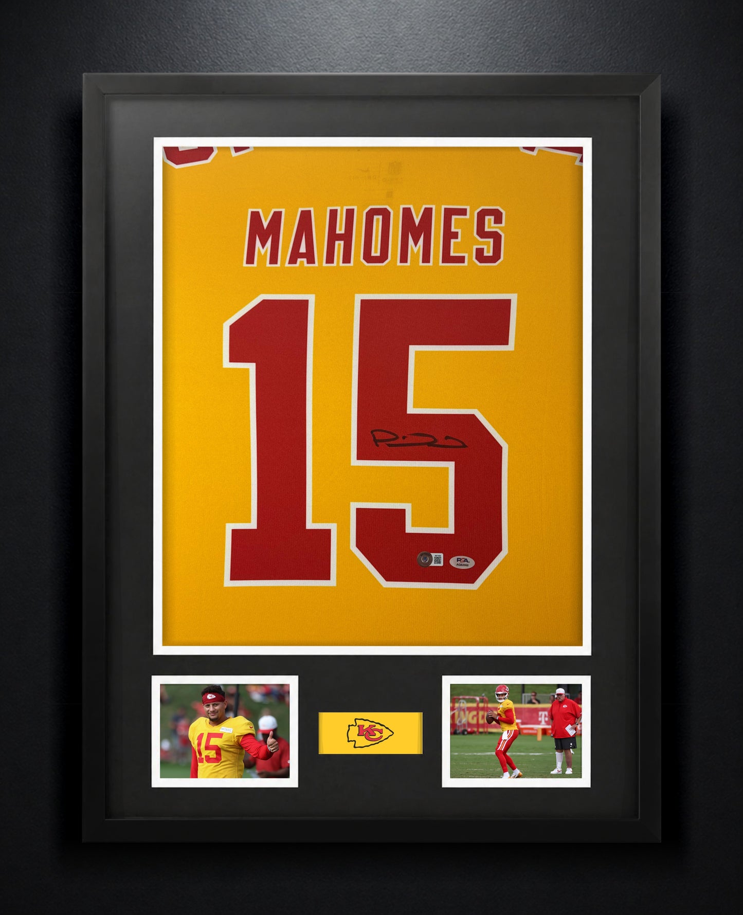 Patrick Mahomes Signed Kansas City Chiefs Nike Jersey Framed Beckett & PSA COA - Photo of frame