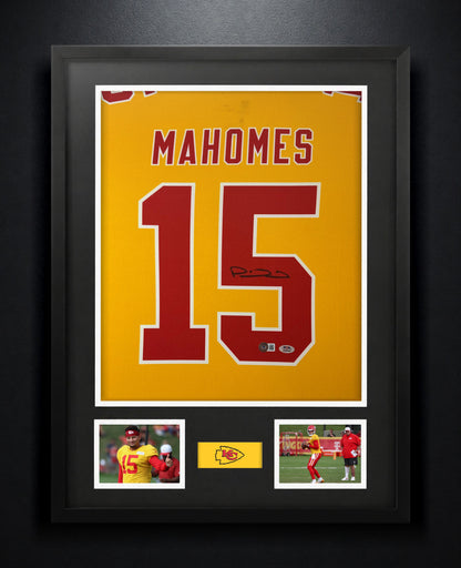Patrick Mahomes Signed Kansas City Chiefs Nike Jersey Framed Beckett & PSA COA - Photo of frame