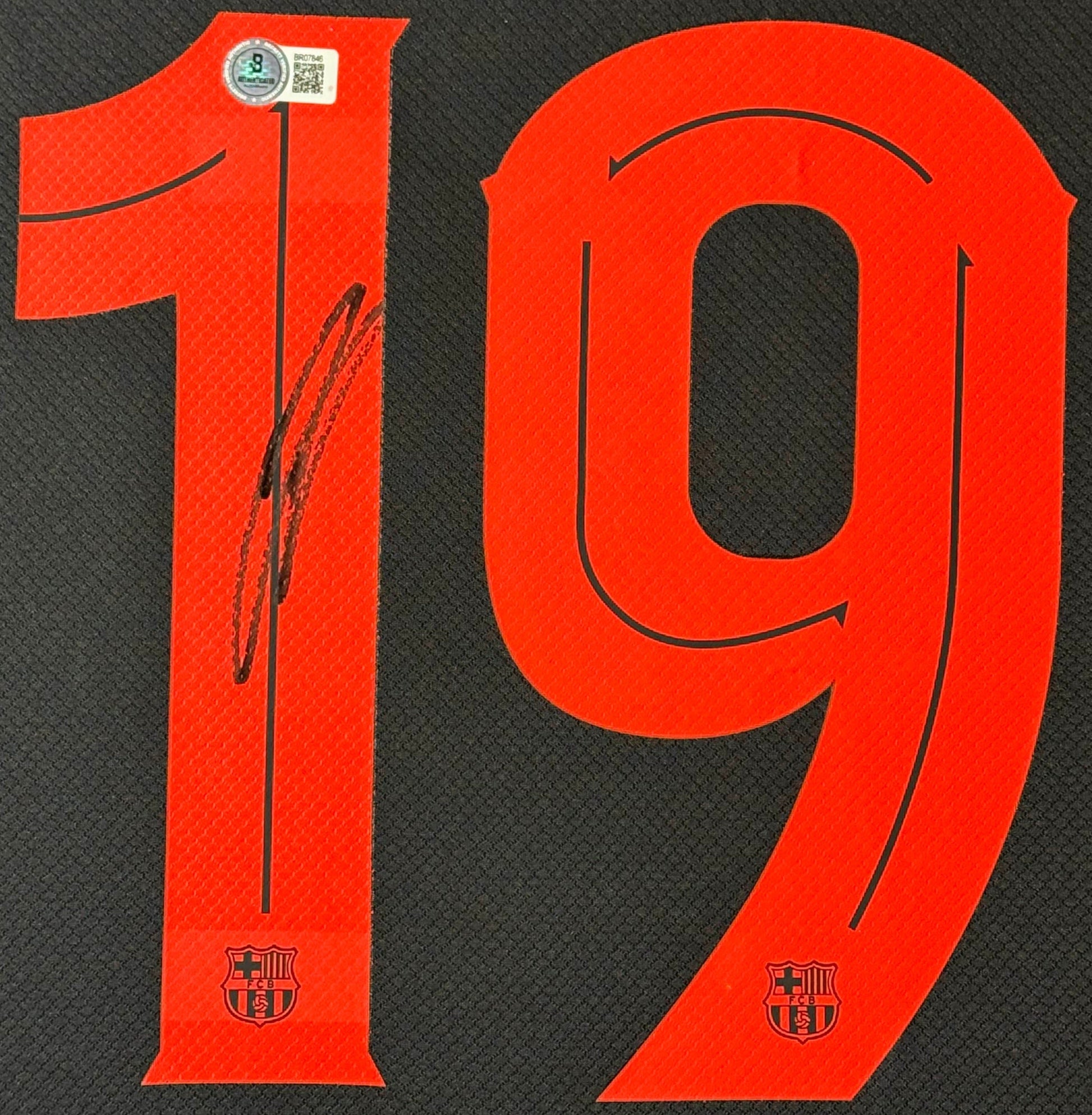 Lamine Yamal Signed FC Barcelona Nike Jersey Framed Beckett COA - Close up of Number